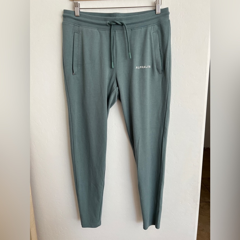 Alphalete men’s essential jogger trooper blue